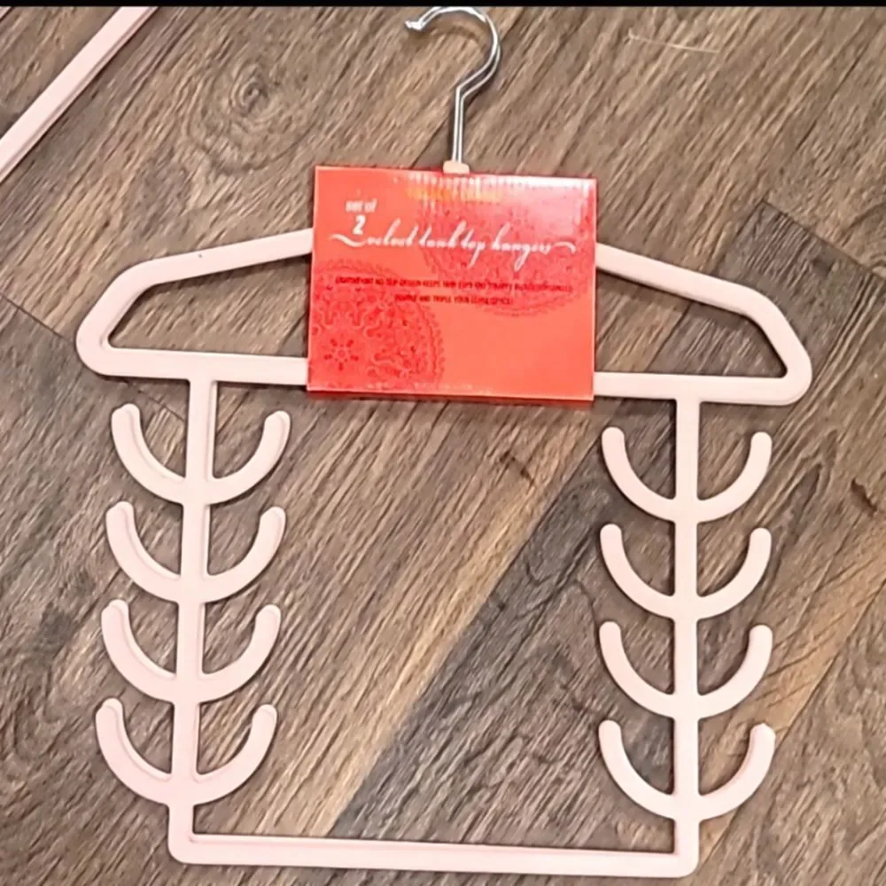 Totally Living Tank Top, Pant, and Accessory Hanger Lot